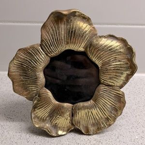 SOLD💕 Small Vintage Gold Flower Frame